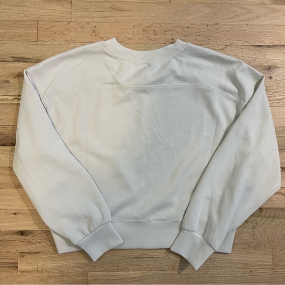 NWT LuluLemon Perfectly Oversized Crop Crew Size 4 White Opal - Picture 4 of 9